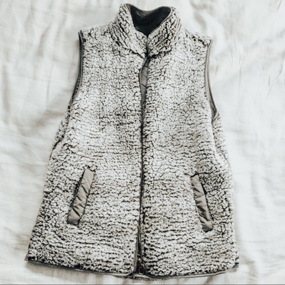 Reversible Grey Olive Vest - Picture 4 of 5